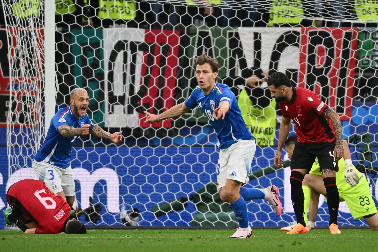 Barella supera Totti, l’Italia si gode una stella. Spettacolo! – CdS
