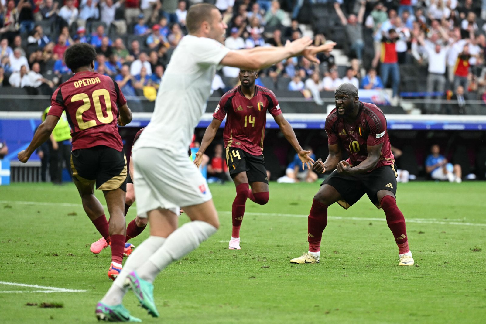 Lukaku tragicomico: 2 gol annullati e il Belgio perde con la Slovacchia