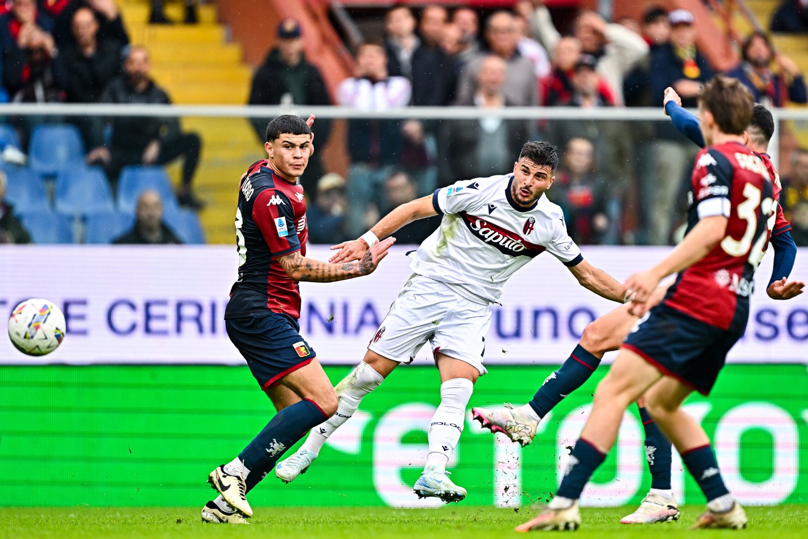 Genoa, rimonta clamorosa sul Bologna: Pinamonti show